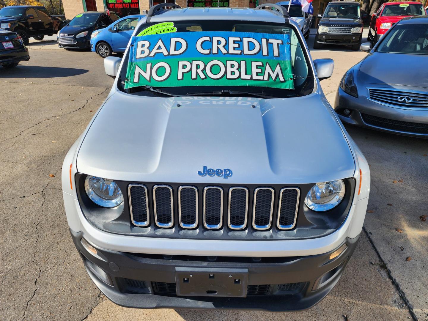 2016 SILVER Jeep Renegade Latitude (ZACCJABT4GP) with an 2.4L L4 DOHC 16V engine, AUTO transmission, located at 2660 S.Garland Avenue, Garland, TX, 75041, (469) 298-3118, 32.885551, -96.655602 - Photo#8